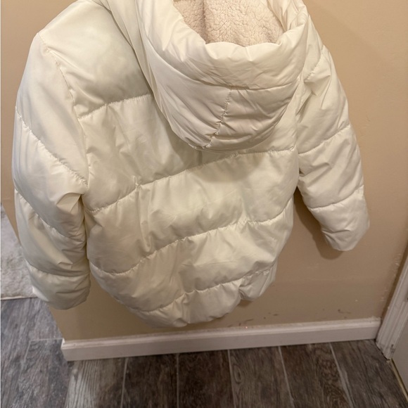 Old Navy Kids Cream Puffer Jacket - Picture 2 of 3